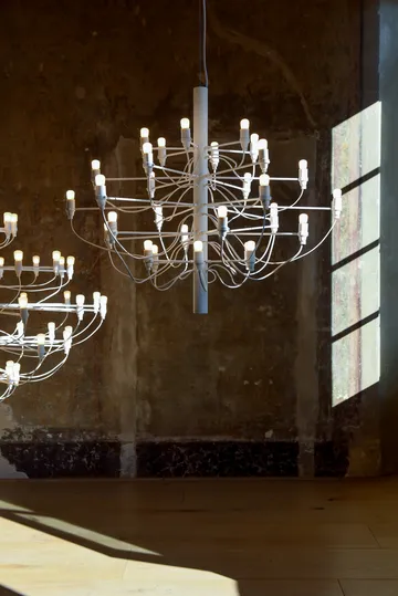 2097 Sarfatti ljuskrona LED - Mattvit 30 lampor - Flos