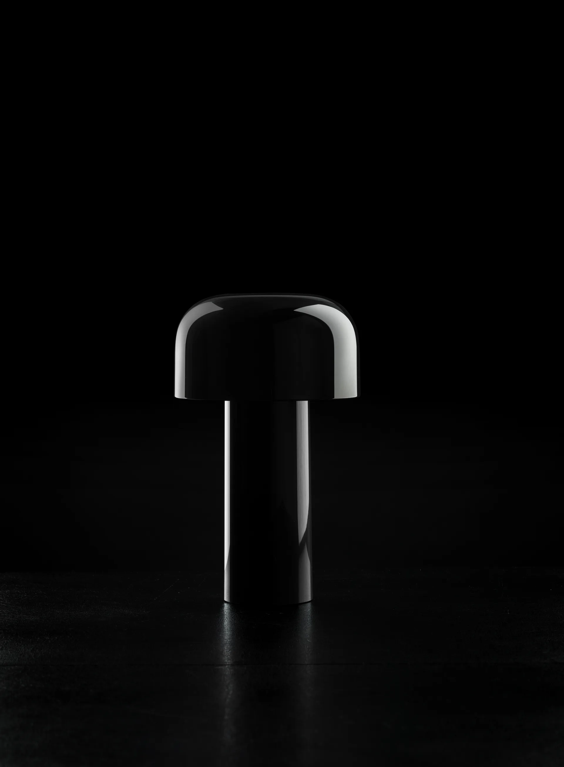 Bellhop bordslampa portabel, Glossy black, IP54 (inom/utomhus) Flos