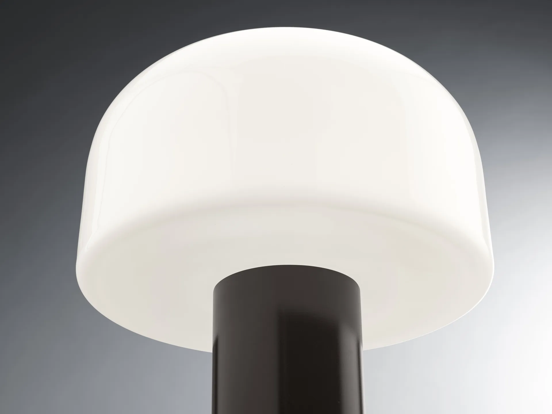 Bellhop Glass T bordslampa, Choko Flos