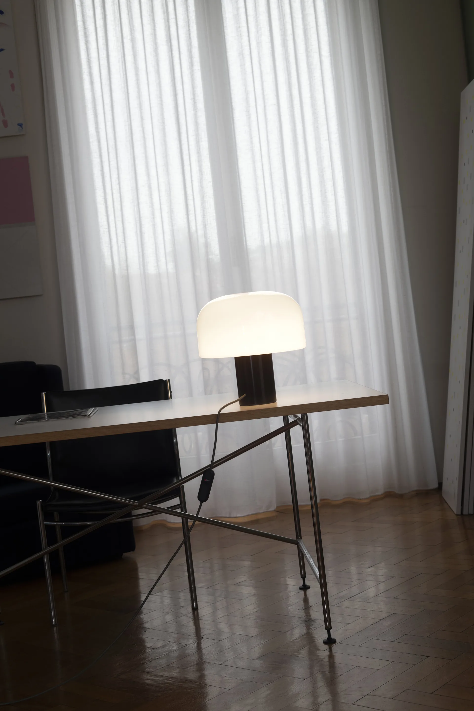 Bellhop Glass T bordslampa, Choko Flos