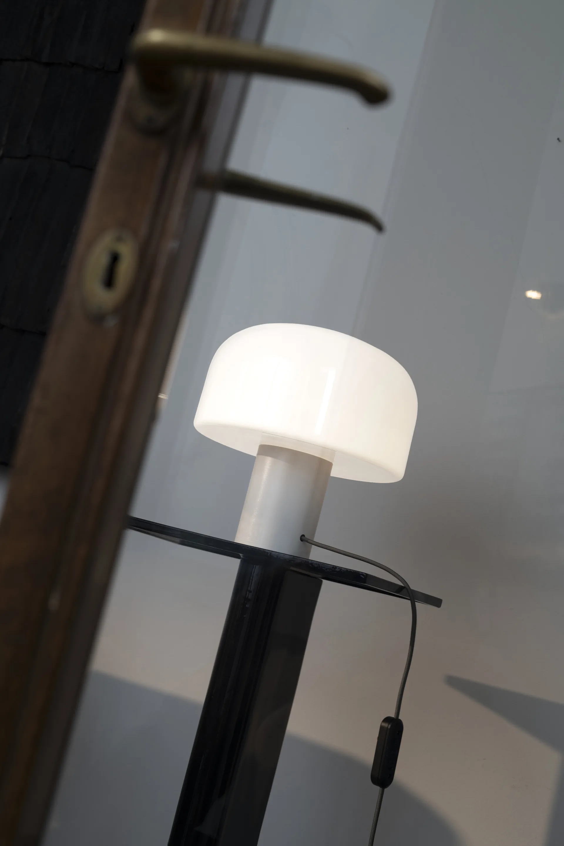 Bellhop Glass T bordslampa, White Flos