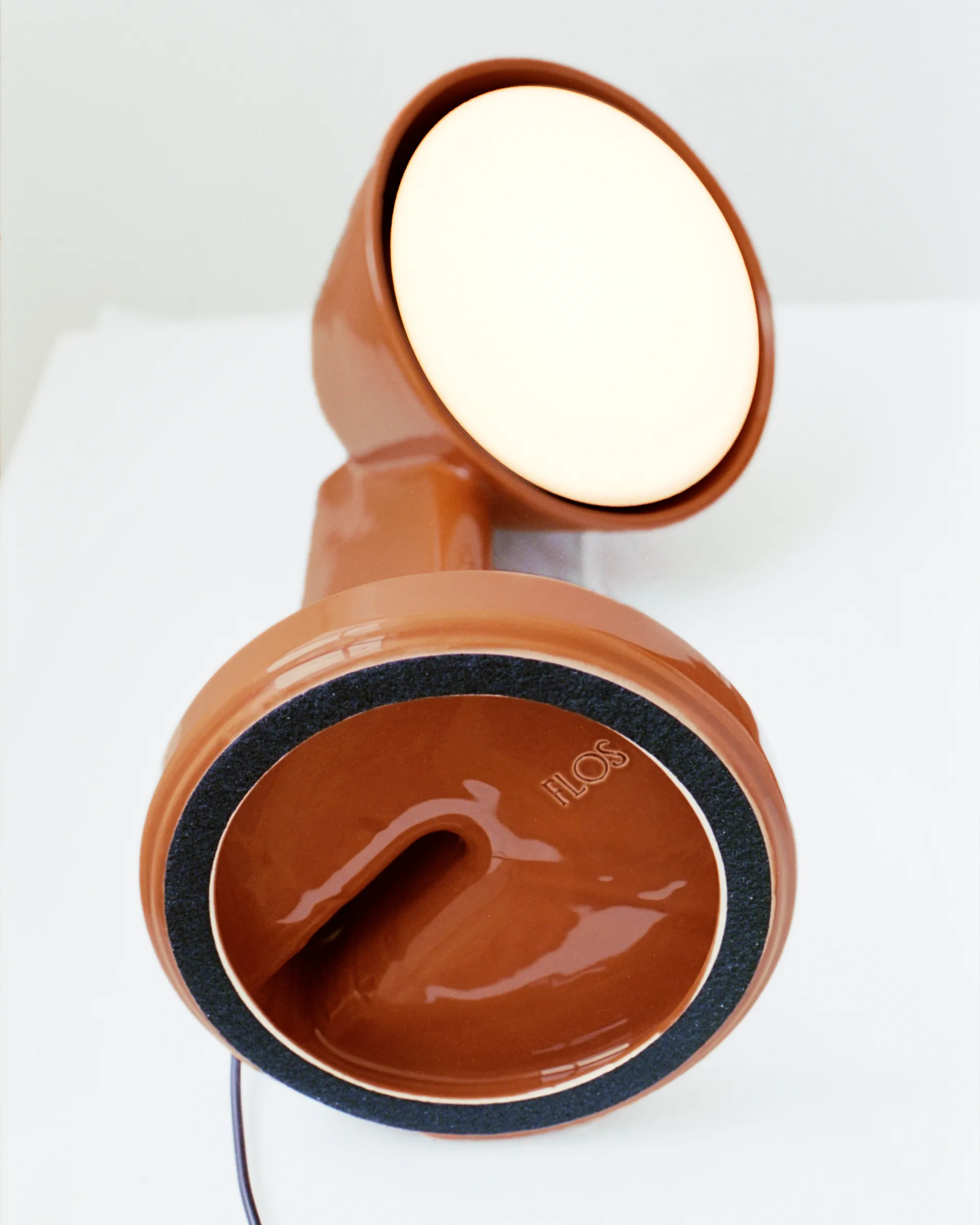 Céramique Down bordslampa, Rust red Flos