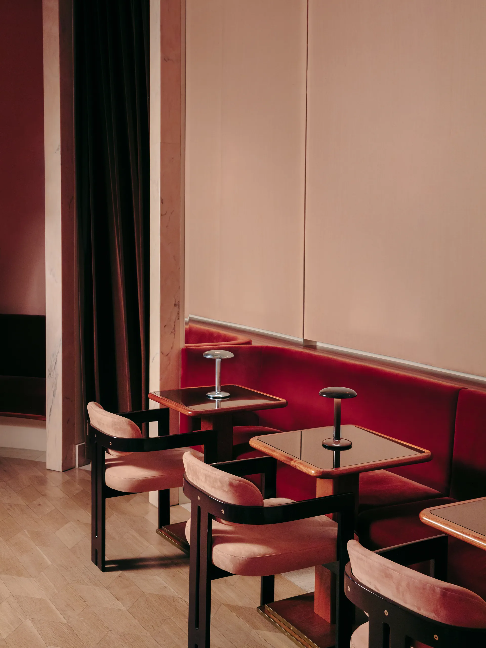 Gustave Residential bordslampa portabel, Lacquered brown Flos