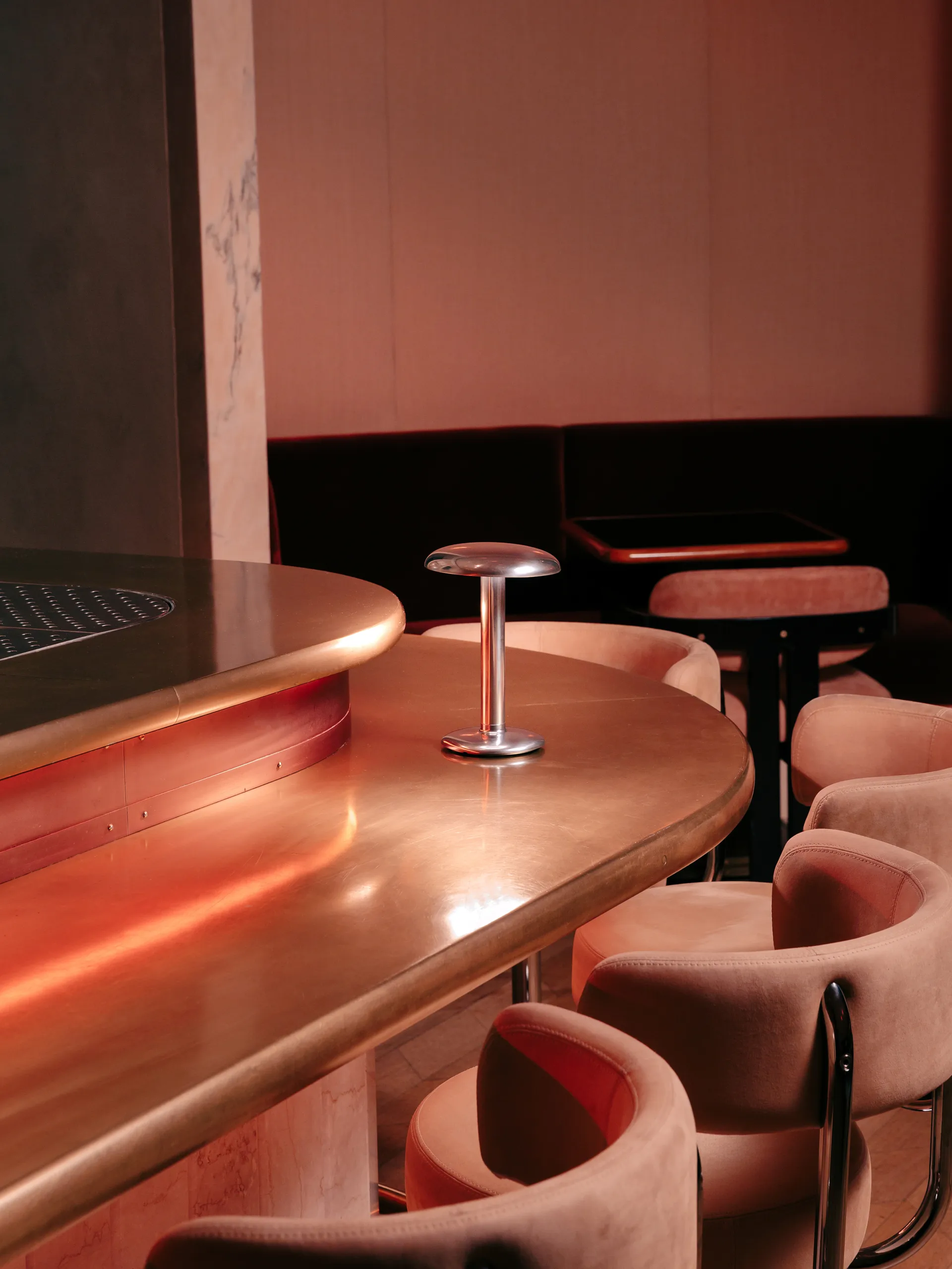 Gustave Residential bordslampa portabel, Polished silver Flos