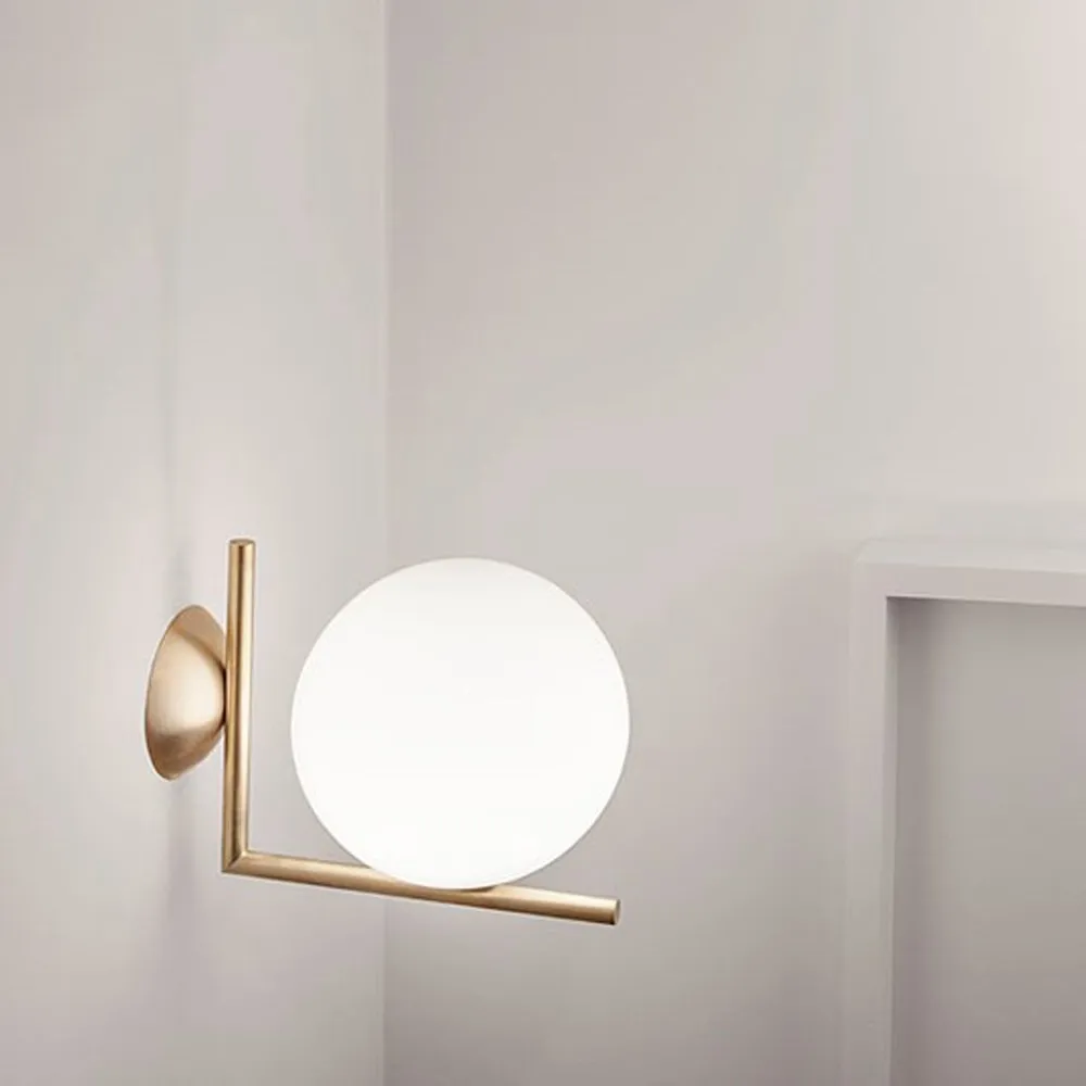 IC lights C/W2 vägglampa, Krom-opal Flos