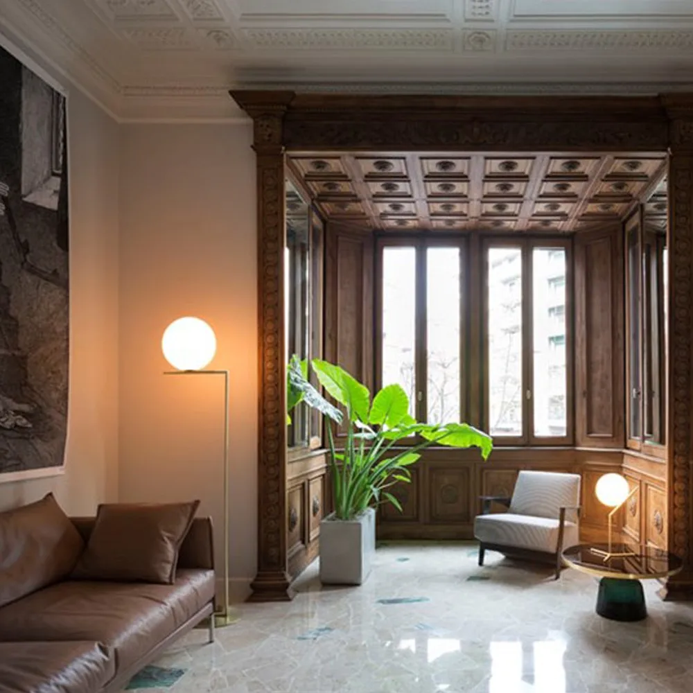 IC Lights F2 golvlampa, Borstad mässing-opal Flos