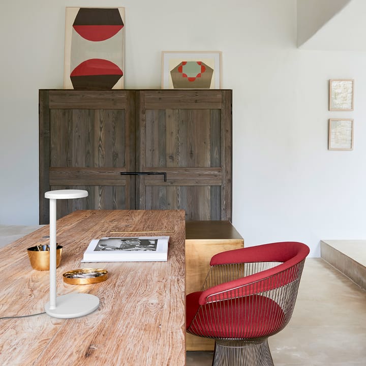 Oblique bordslampa, Vit Flos