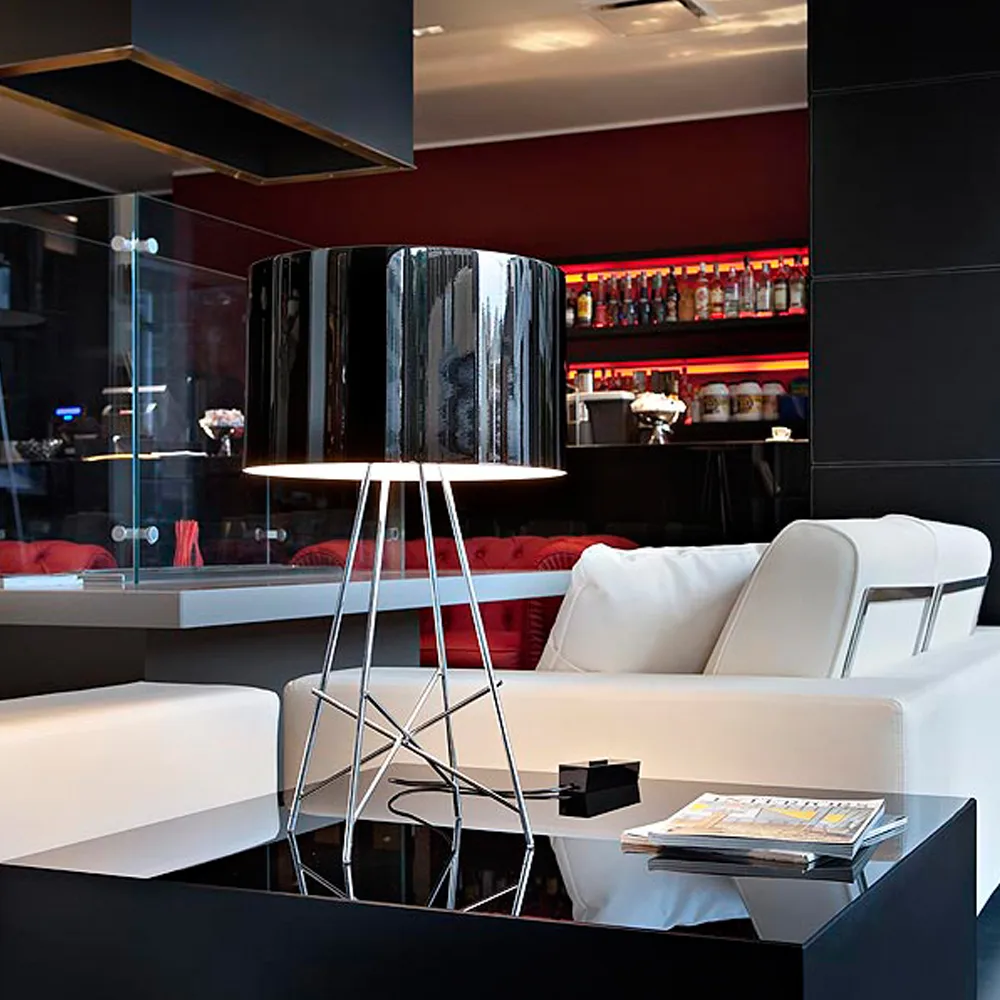 Ray T bordslampa, Svart-krom Flos