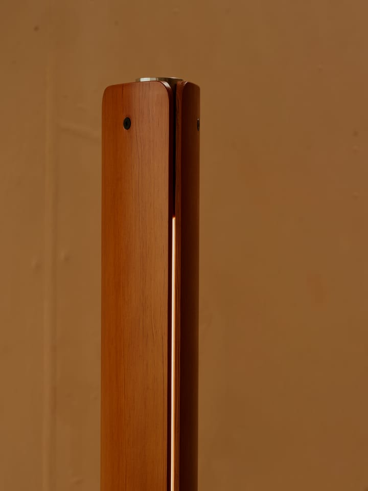 Seki-han golvlampa 226 cm, Heat treatened ash-black metal Flos