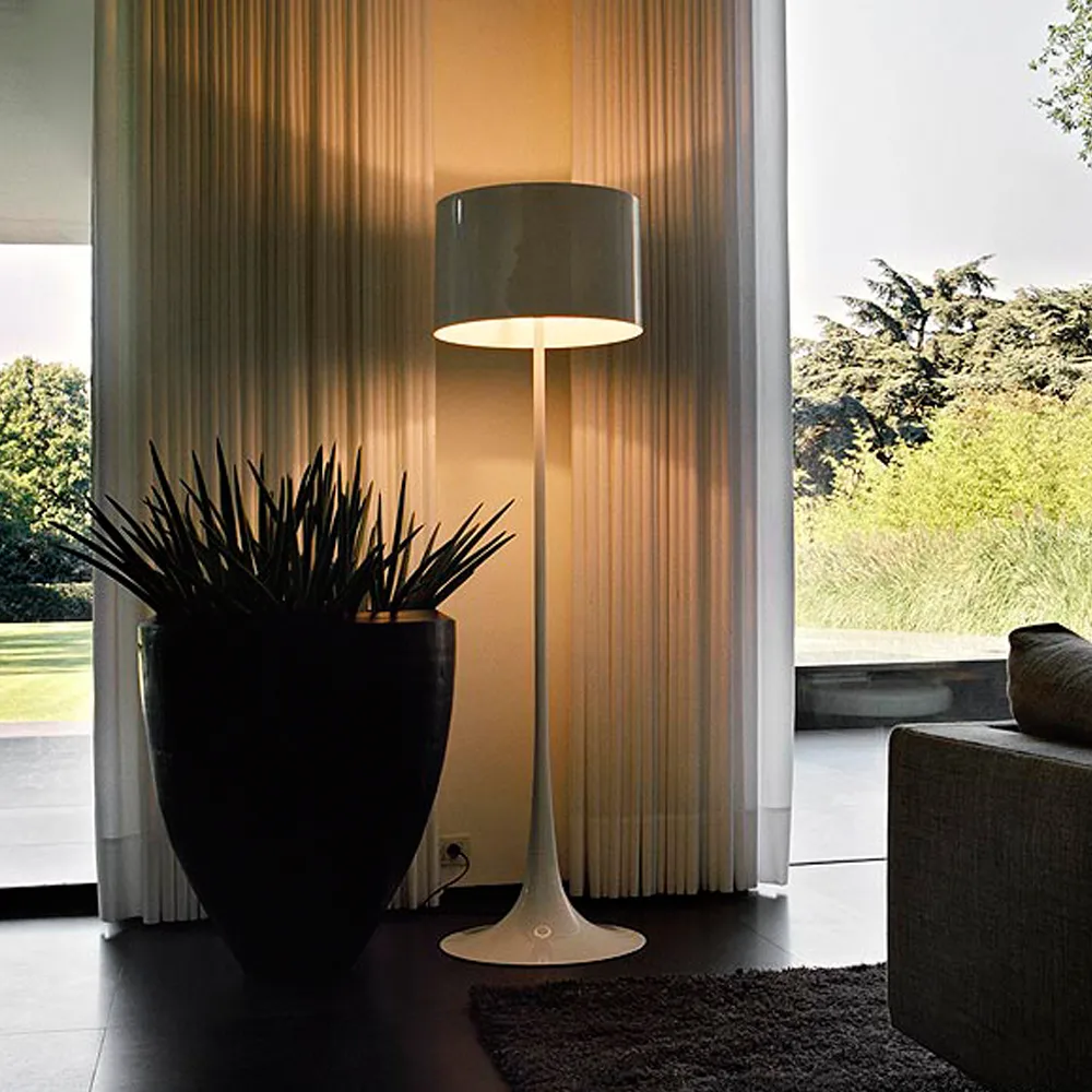 Spun Light F golvlampa, Vit Flos
