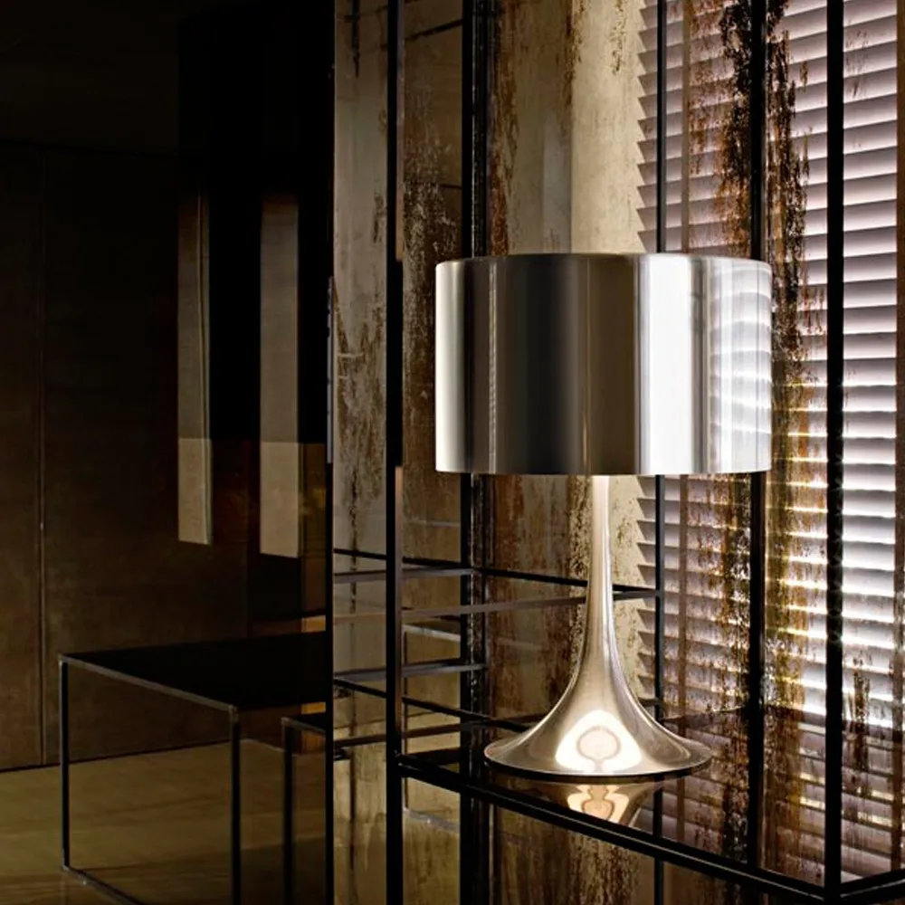 Spun Light T2 bordslampa, Svart Flos