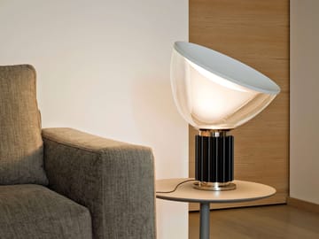 Taccia PMMA bordslampa - Svart LED - Flos
