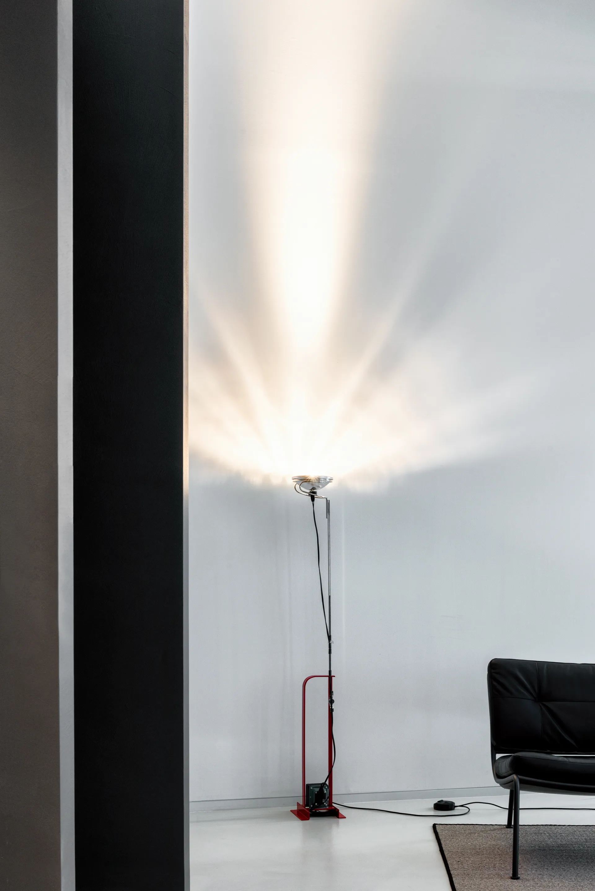 Toio Led golvlampa - Röd (EU),  Flos