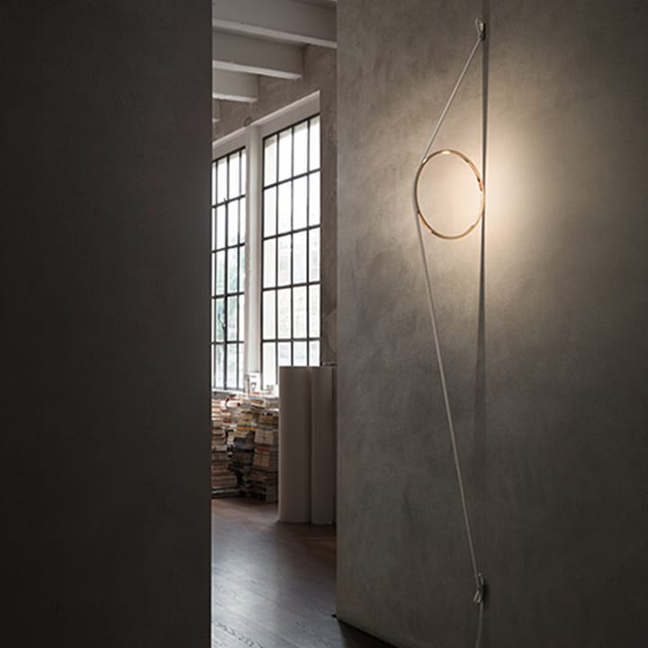 Wirering vägglampa, Rosa-vit Flos