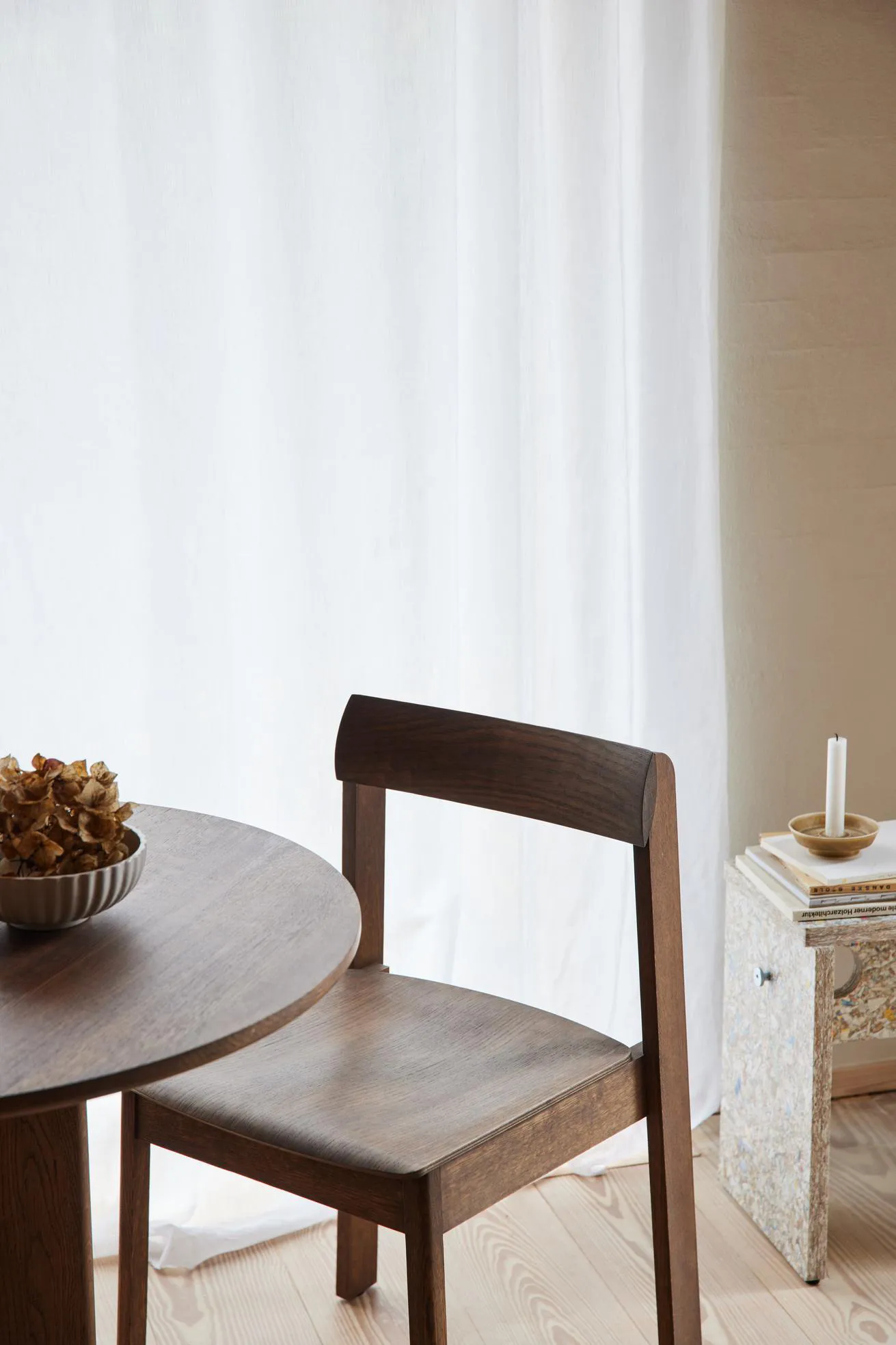 Blueprint stol, Rökt ek Form & Refine