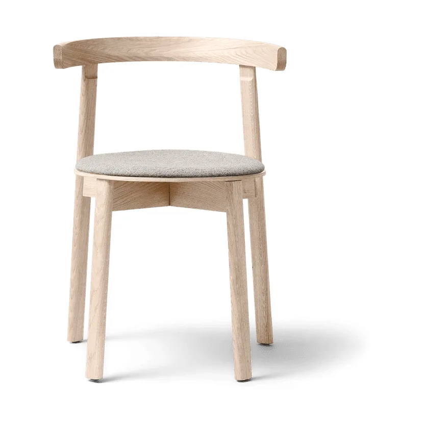 Lunar stol, Vit ek-Hallingdal 65-0227 Form & Refine