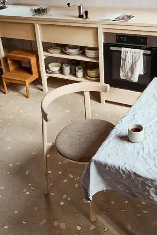 Lunar stol, Vit ek-Hallingdal 65-0227 Form & Refine