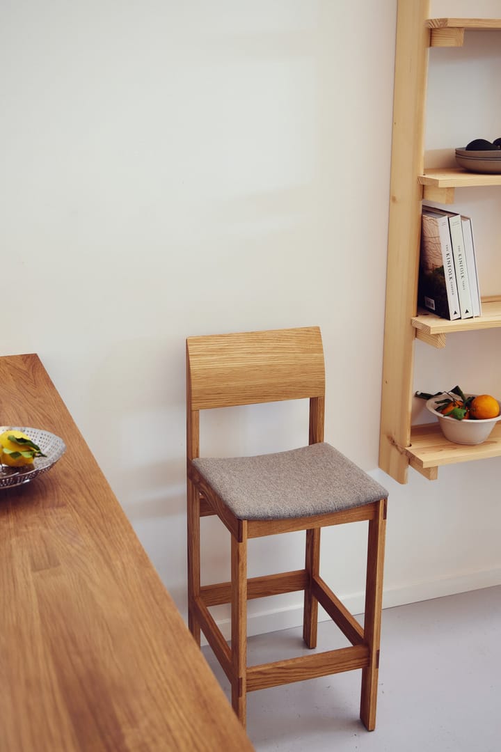 Sonder barstol 65 cm, Ek-Hallingdal 65-0227 Form & Refine