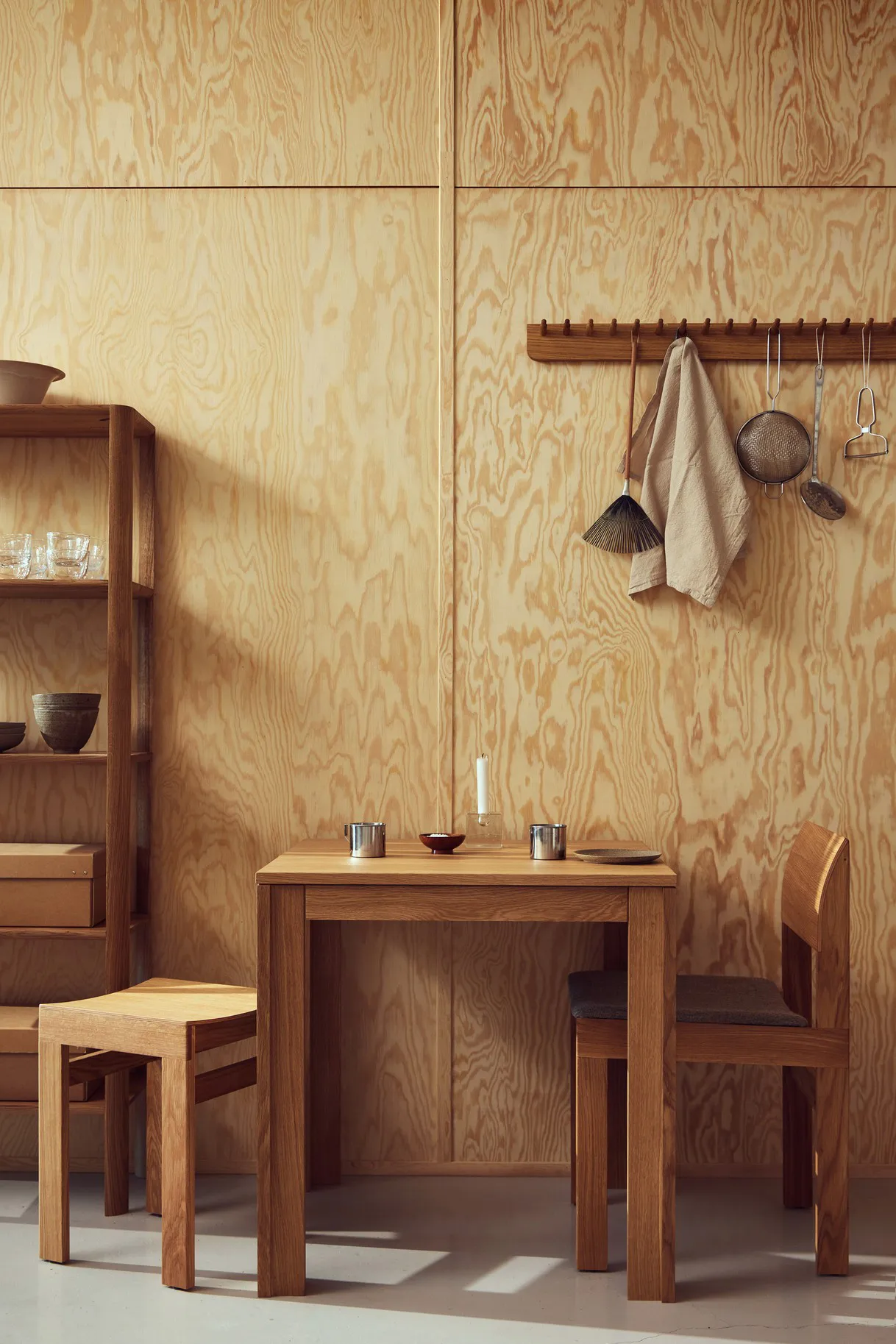 Sonder stol, Ek Form & Refine