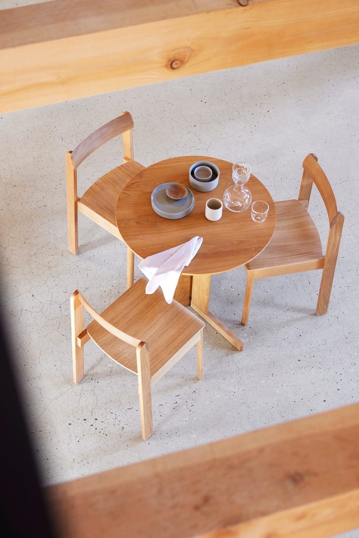 Trefoil matbord Ø75 cm, Ek Form & Refine