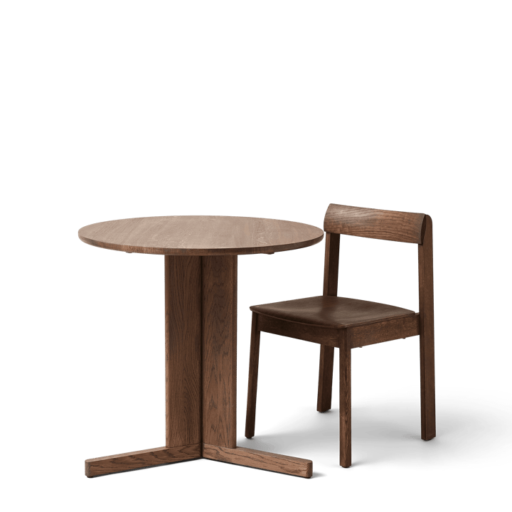 Trefoil matbord Ø75 cm, Rökt ek Form & Refine
