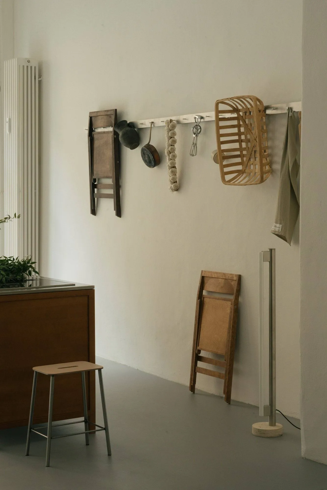 Adam pall, Raw steel-natural leather, H:65 cm FRAMA
