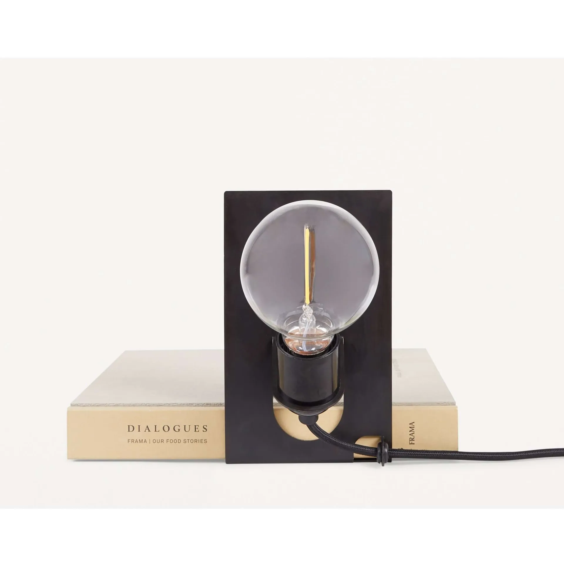 Library Lamp bordslampa, Svart FRAMA