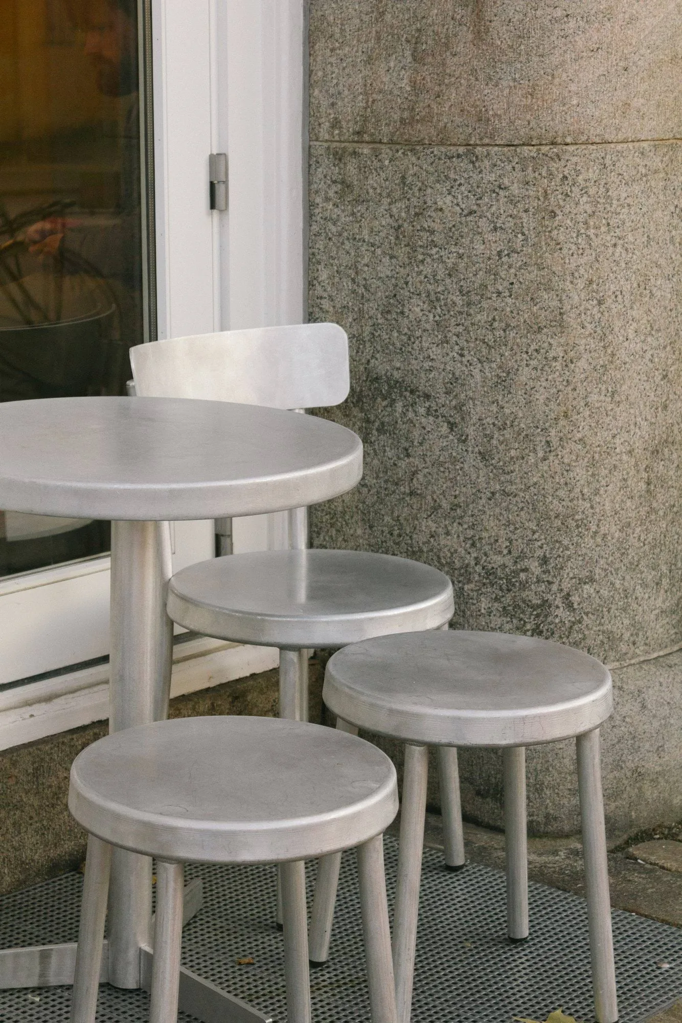 Tasca Table matbord, Aluminium, small, Ø58x75,5 cm FRAMA