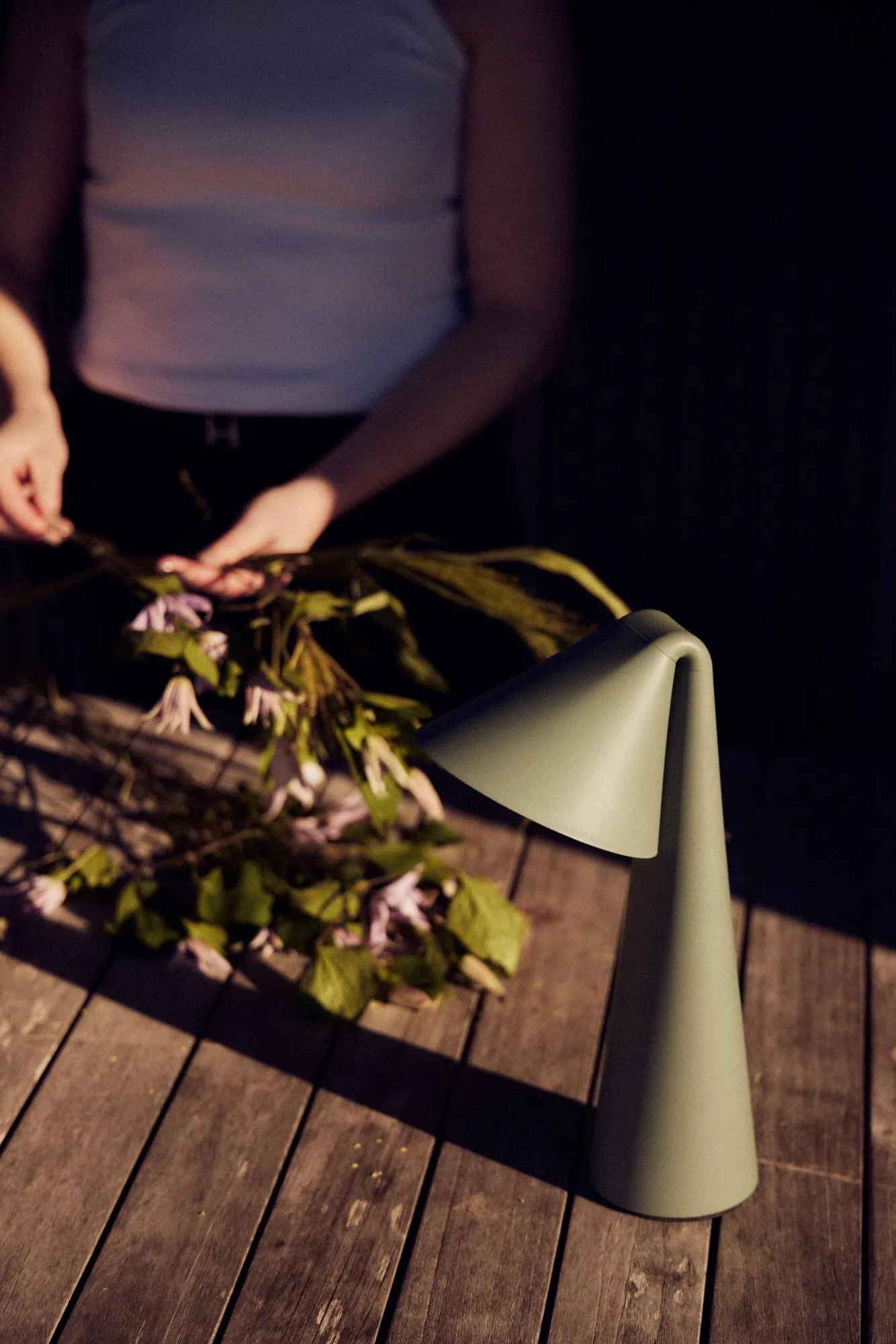 Ami bordslampa portabel, Sage green, 31,6 cm Frandsen