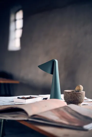 Ami bordslampa portabel - Sage green, 31,6 cm - Frandsen