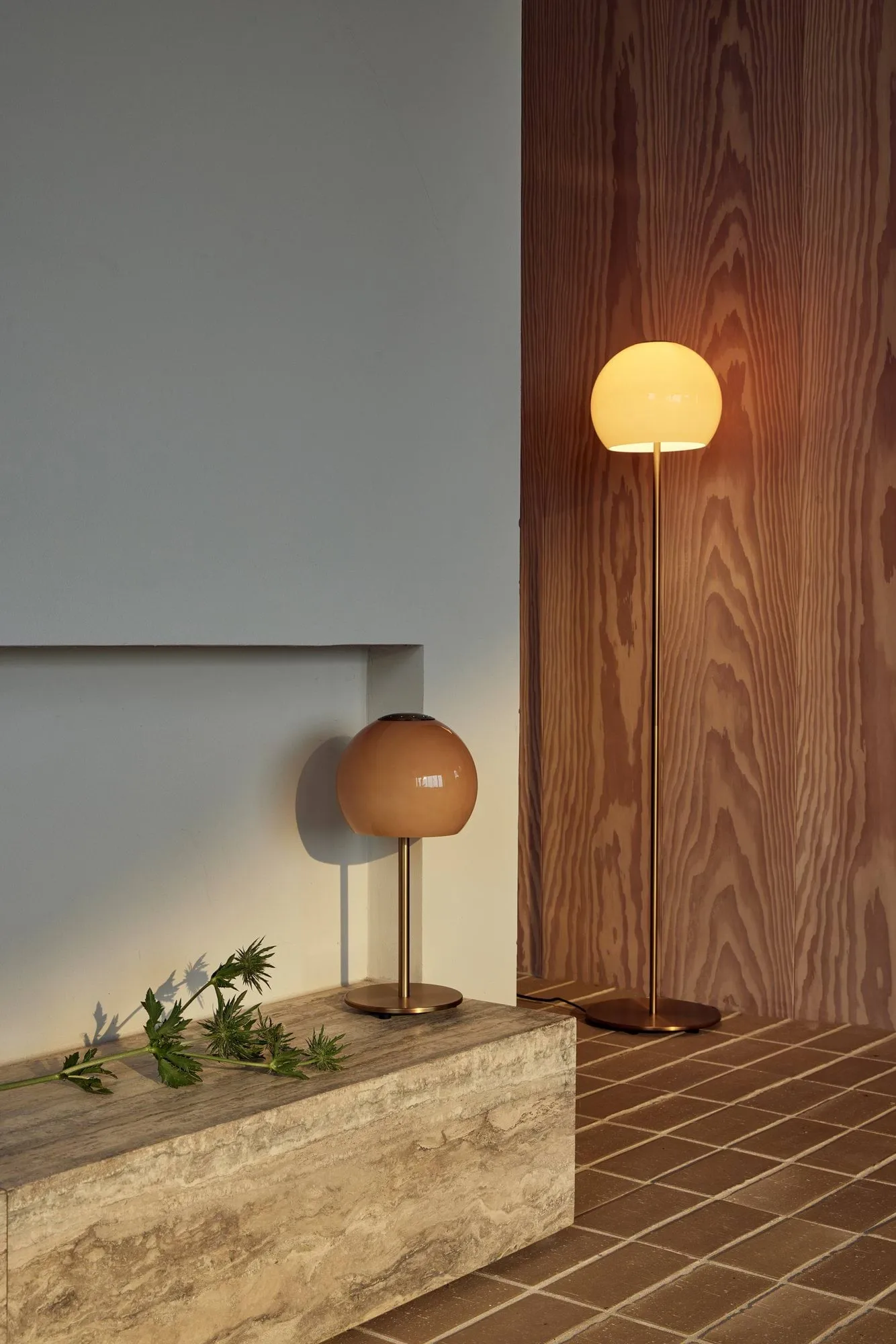 Ball glass golvlampa, Amber, 130 cm Frandsen