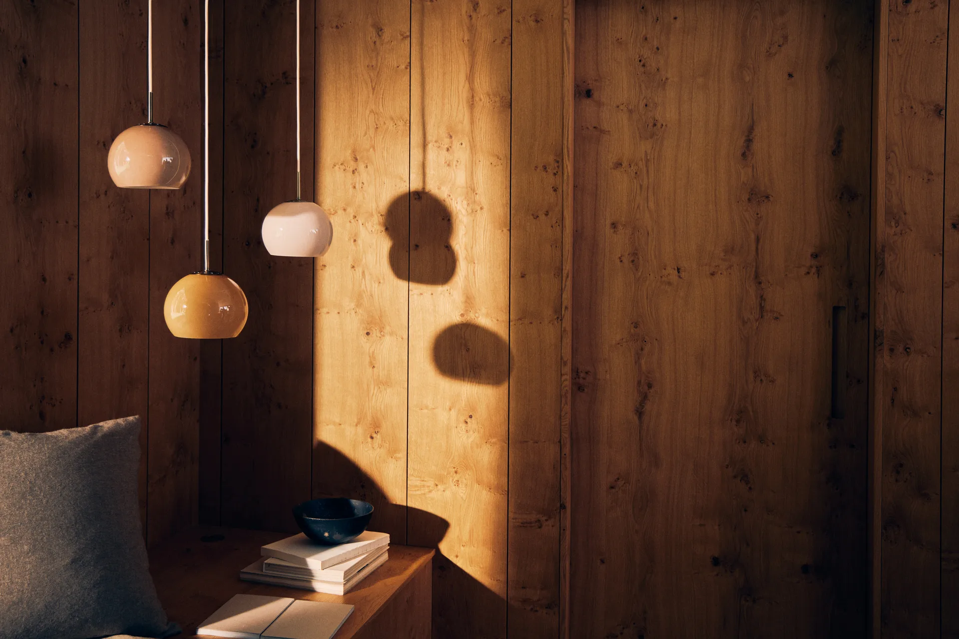 Ball pendel Ø18 cm, Opal rose Frandsen