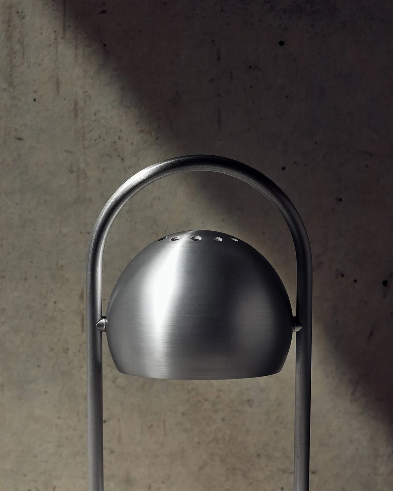 Ball portabel bordslampa, Brushed Aluminium, 32 cm Frandsen