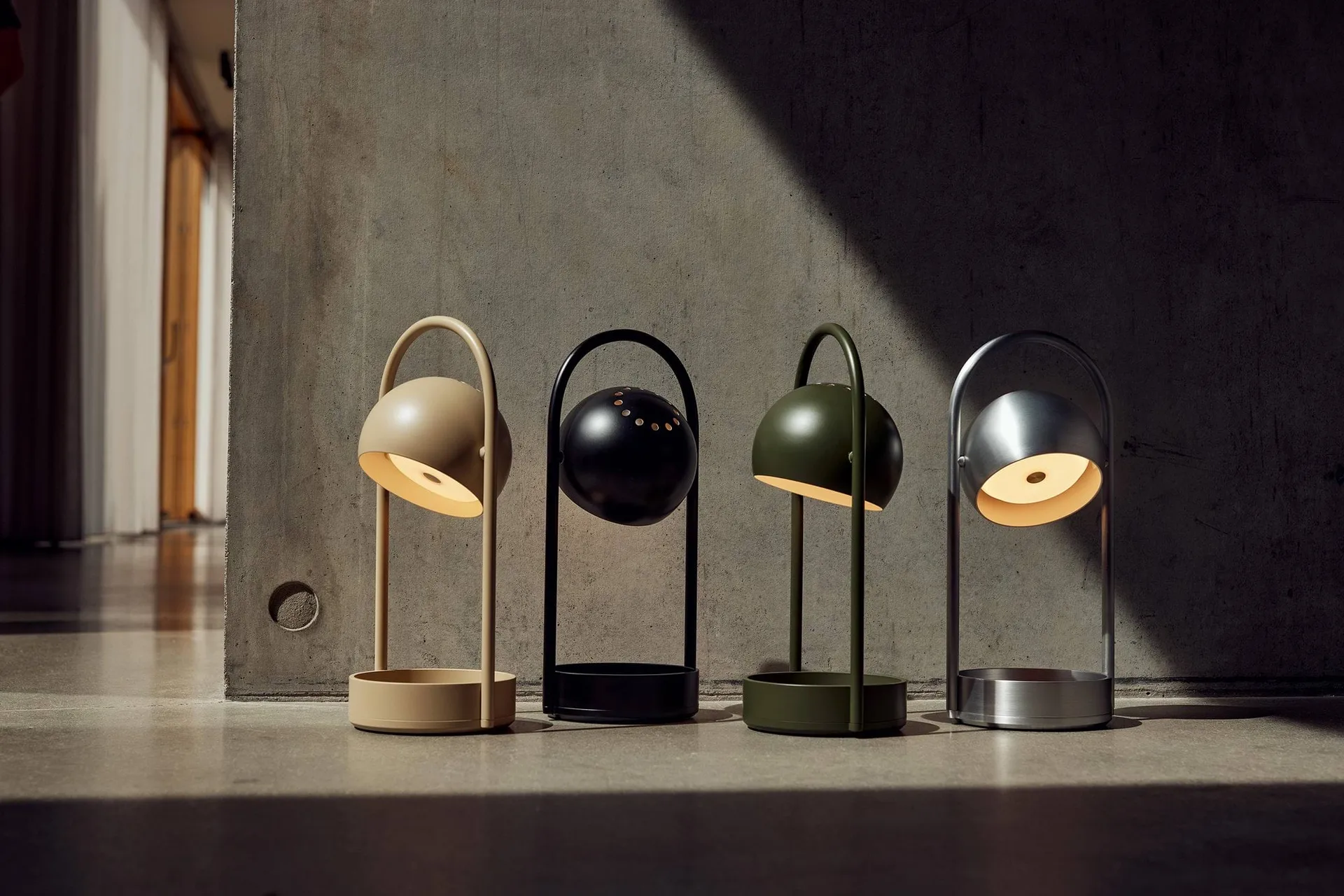 Ball portabel bordslampa, Sand Grey, 32 cm Frandsen