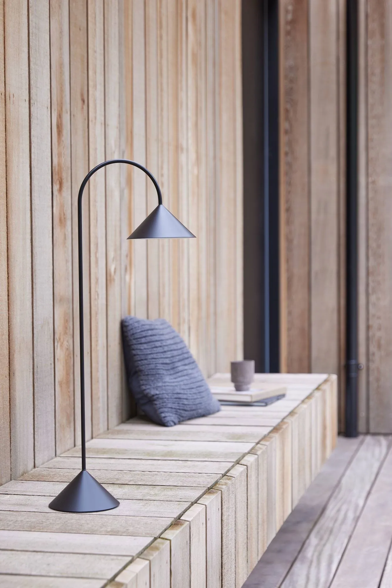 Grasp portabel bordslampa, Matt Black, 72 cm Frandsen