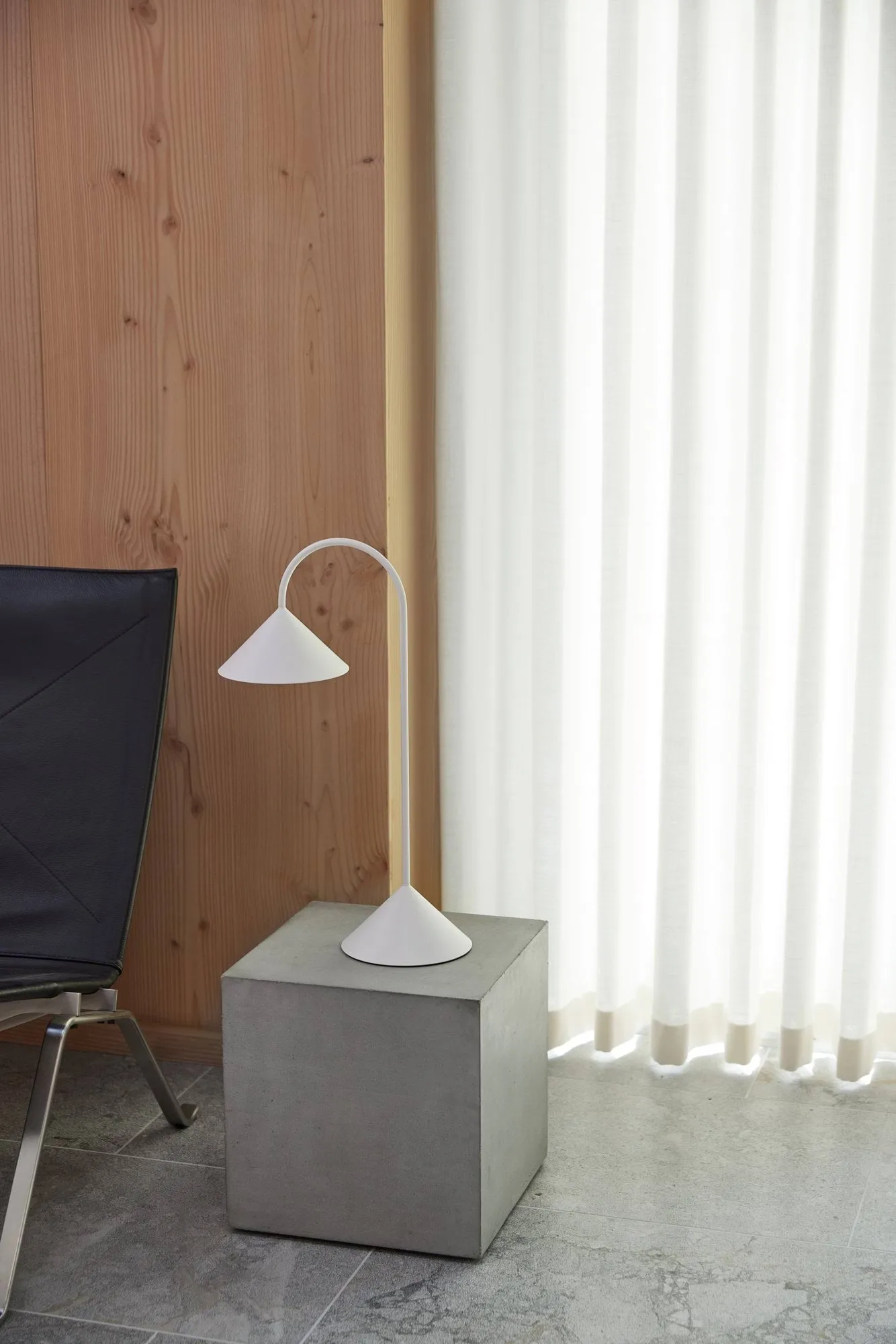 Grasp portabel bordslampa, Matt White, 47 cm Frandsen
