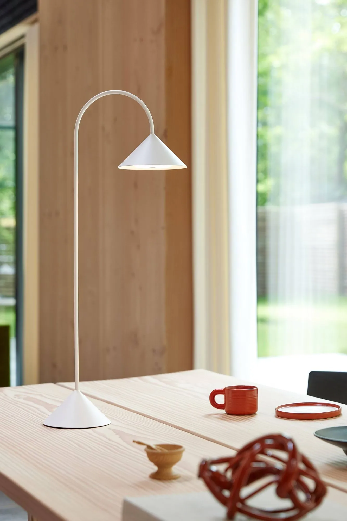 Grasp portabel bordslampa, Matt White, 72 cm Frandsen