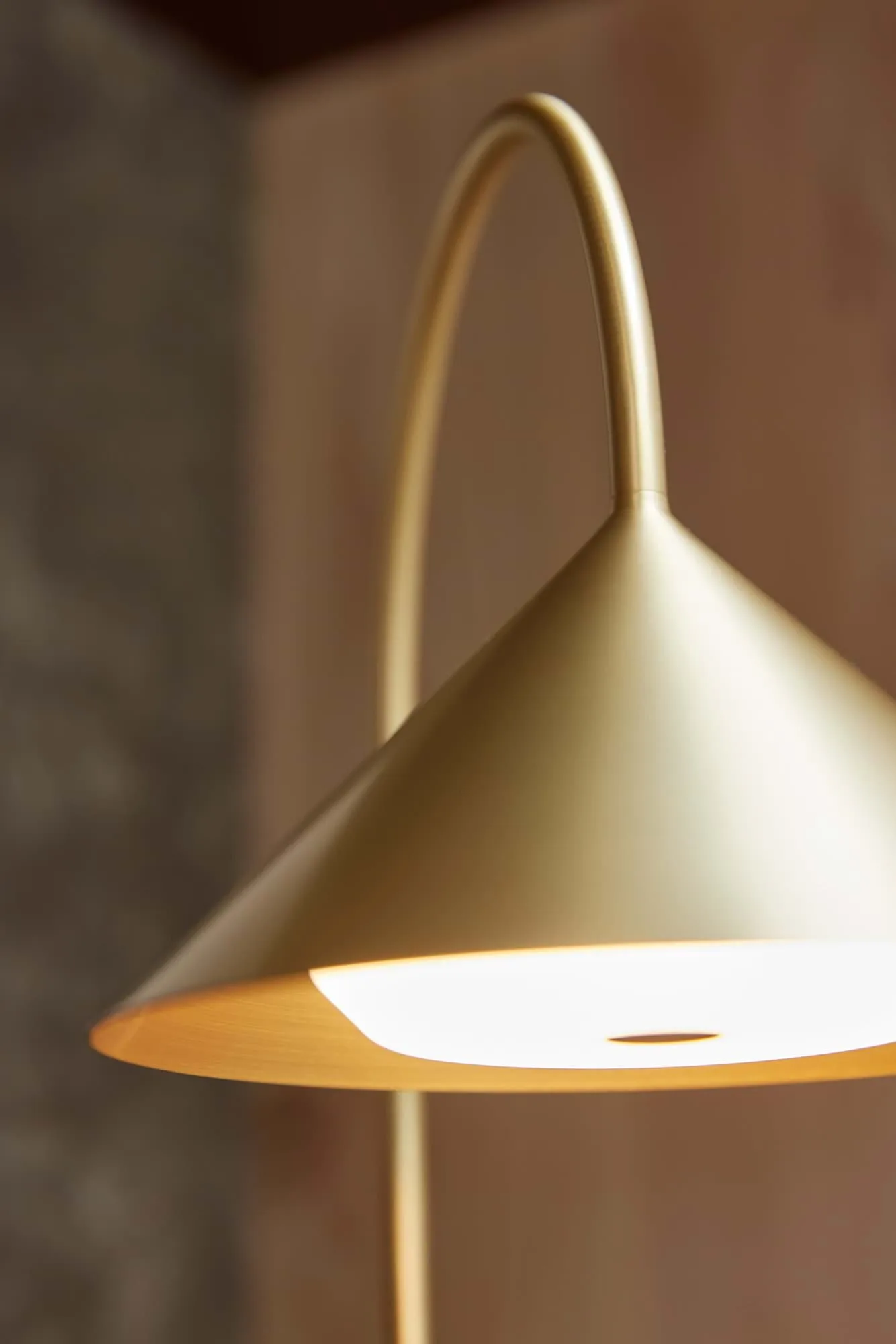 Grasp portabel bordslampa, Solid Brass, 72 cm Frandsen