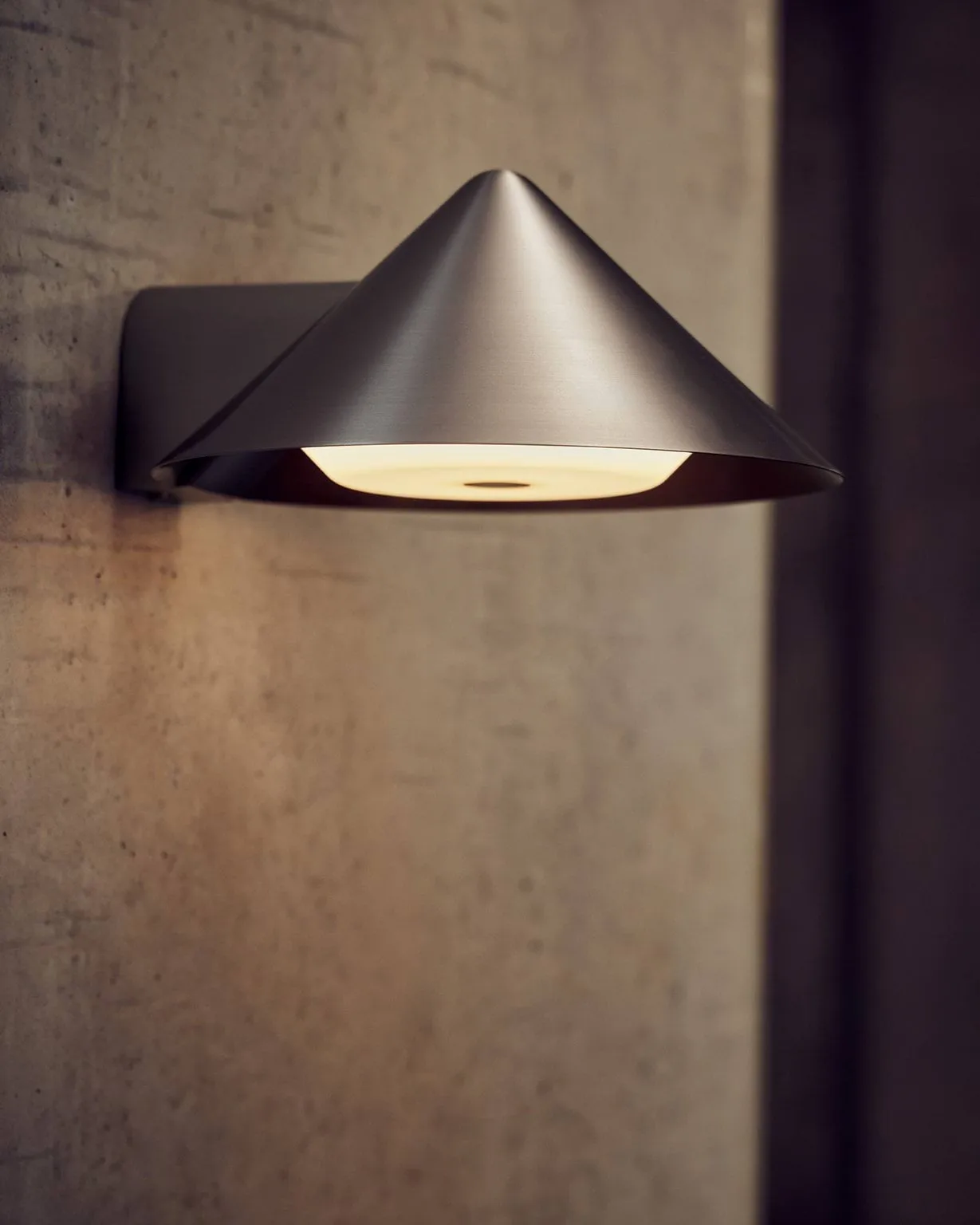 Grasp vägglampa, Brushed Stainless Steel Frandsen