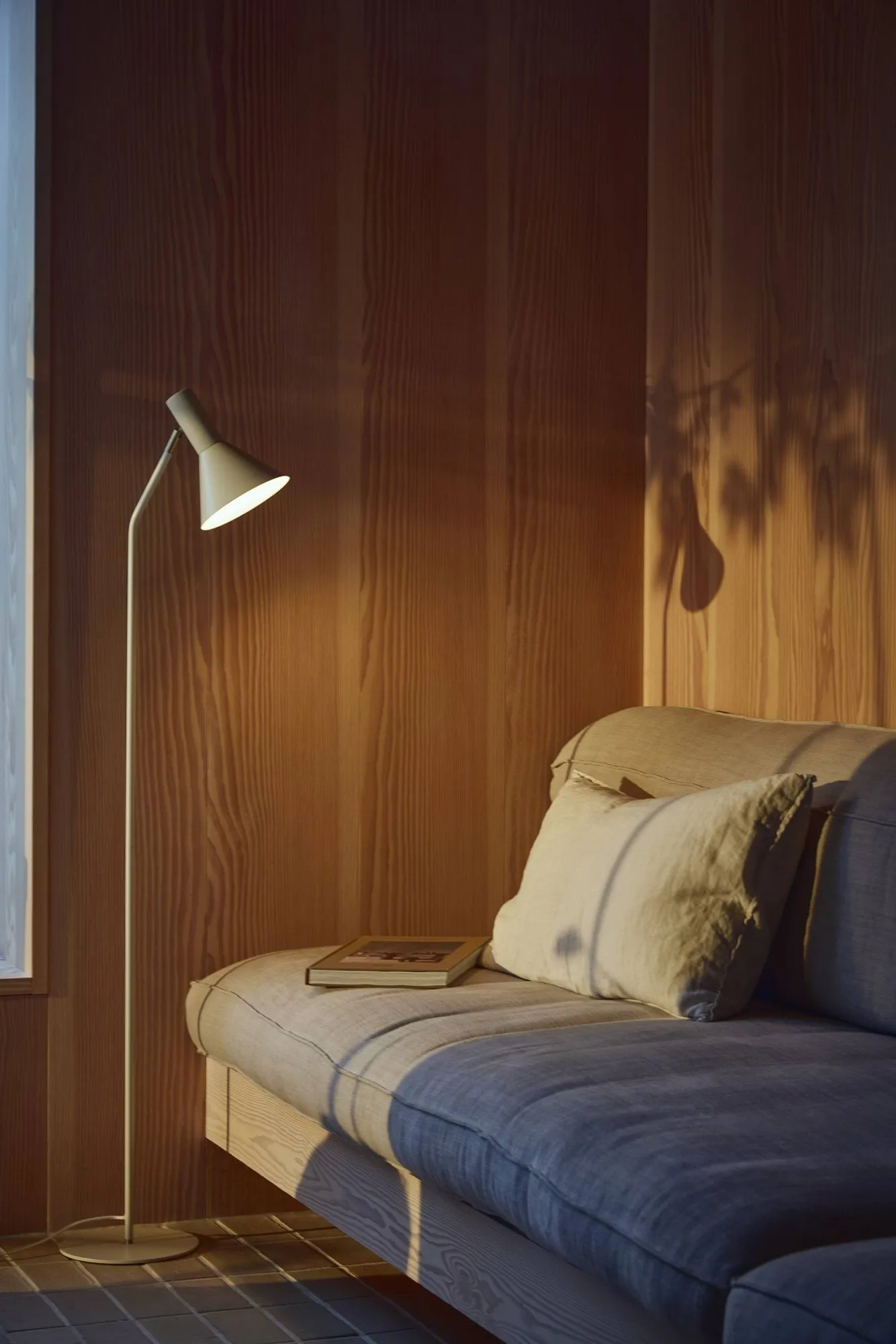 Lyss golvlampa, Vanilla,150 cm Frandsen