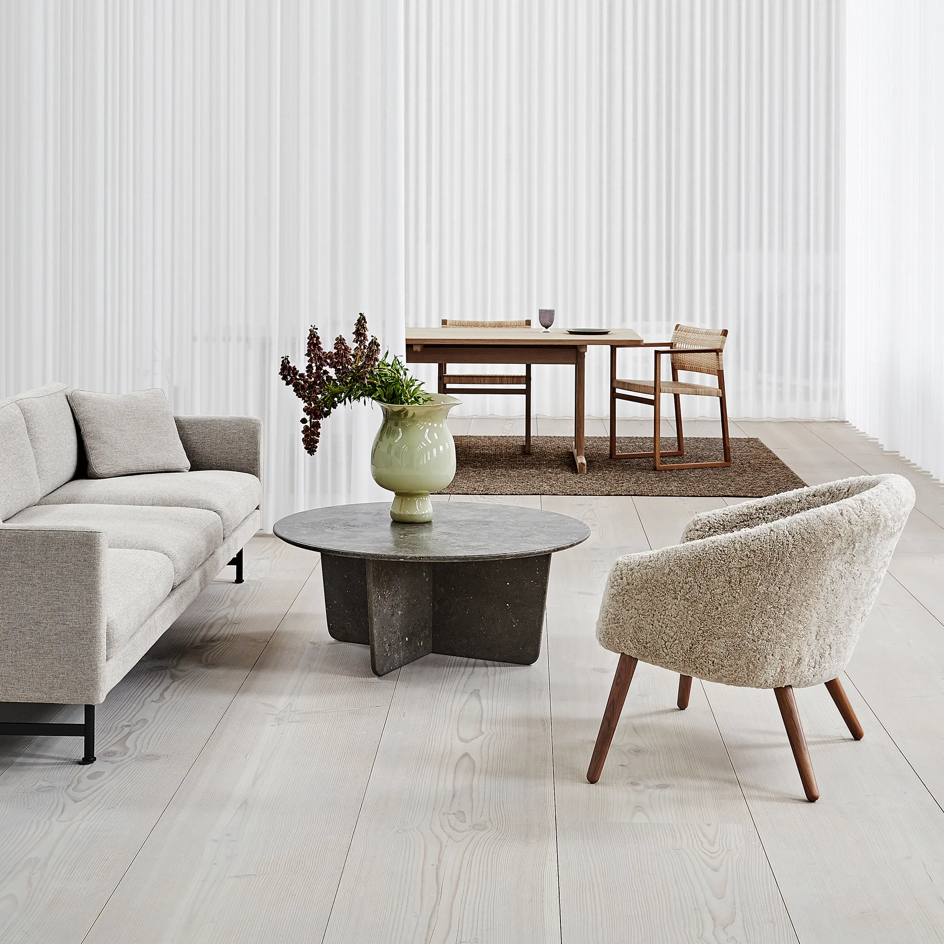 Ditzel loungefåtölj fårskinn, Moonlight-walnut Fredericia Furniture