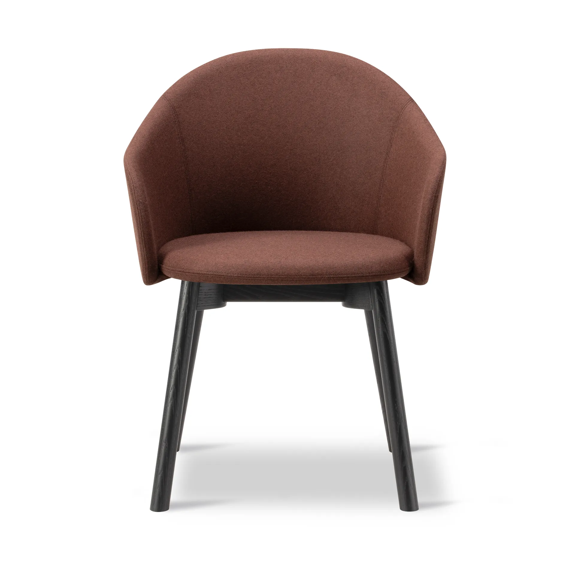 Gomo Armchair karmstol wood base, Blazer CUZ4D Dunalk-svartlackerad ek Fredericia Furniture