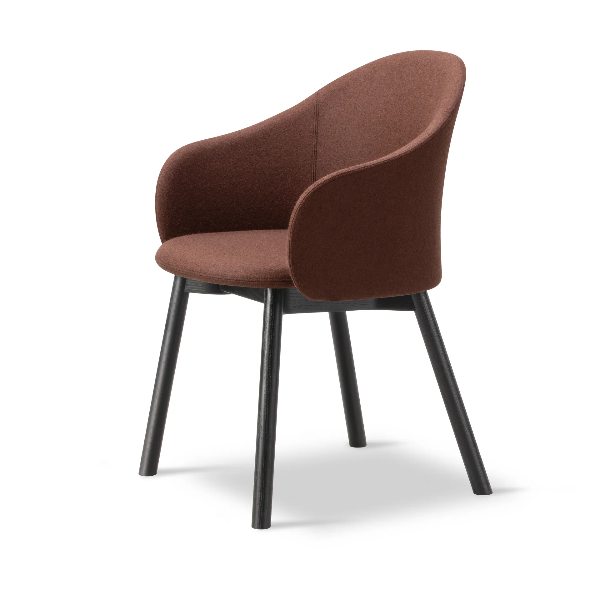 Gomo Armchair karmstol wood base, Blazer CUZ4D Dunalk-svartlackerad ek Fredericia Furniture