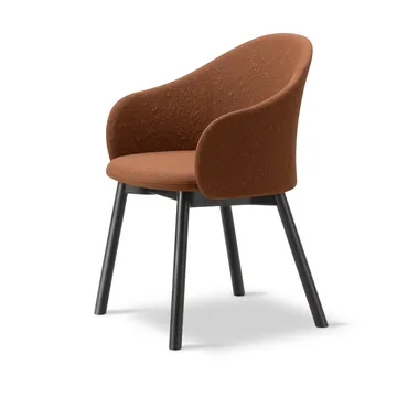 Gomo Armchair karmstol wood base - Myr 362-svartlackerad ek - Fredericia Furniture