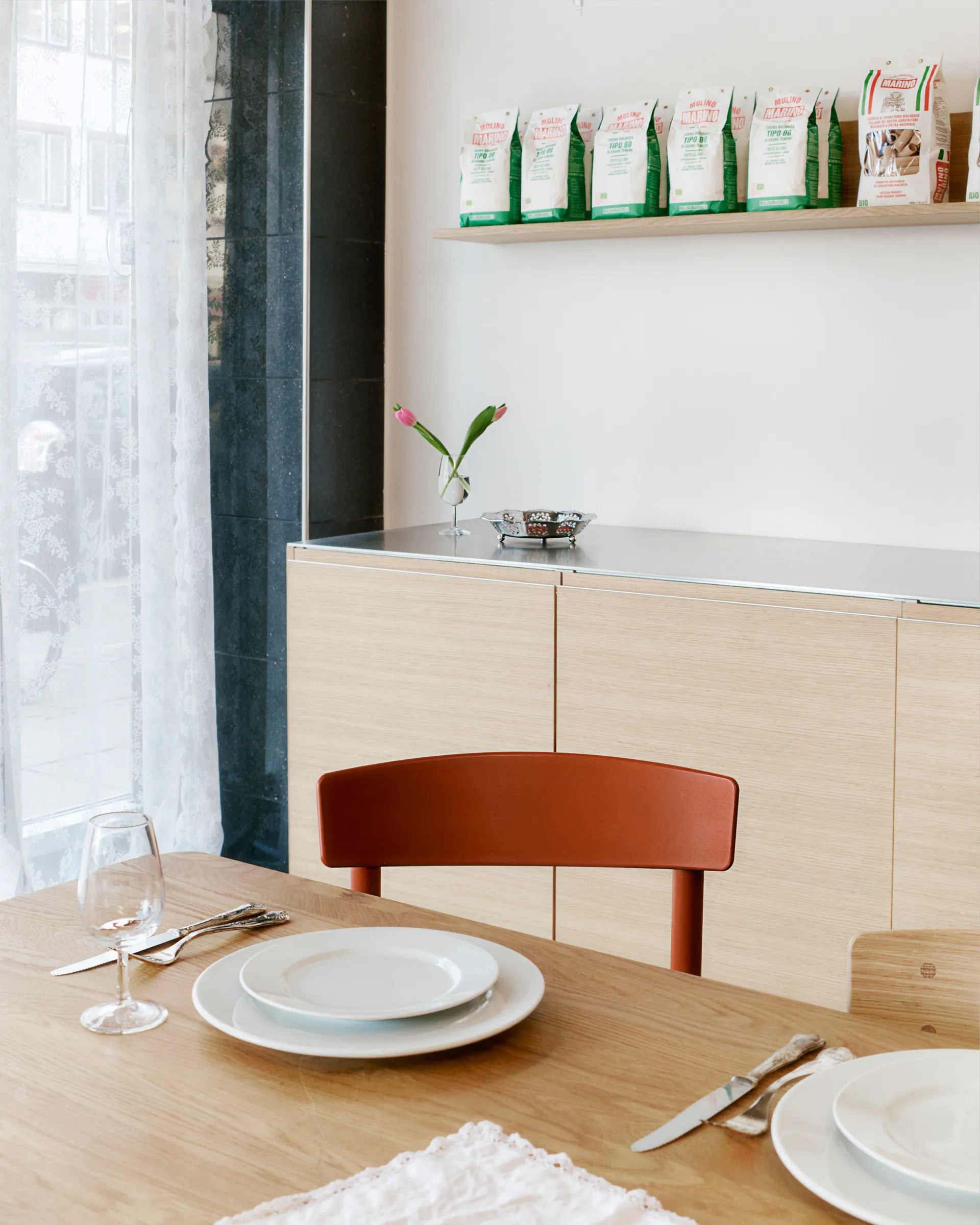 J39 stol, Herritage red-flätad natur Fredericia Furniture