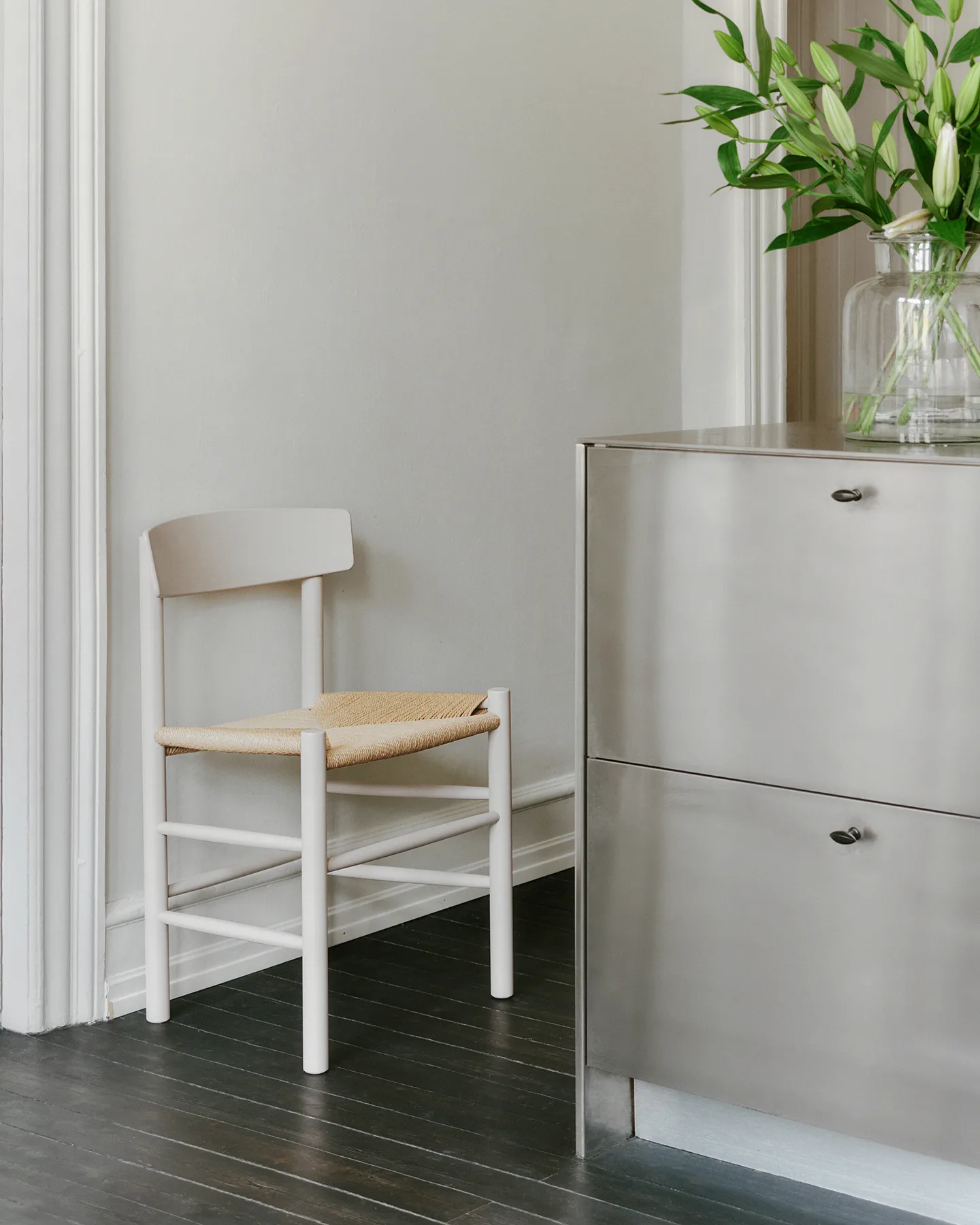 J39 stol, Pebble grey-flätad natur Fredericia Furniture