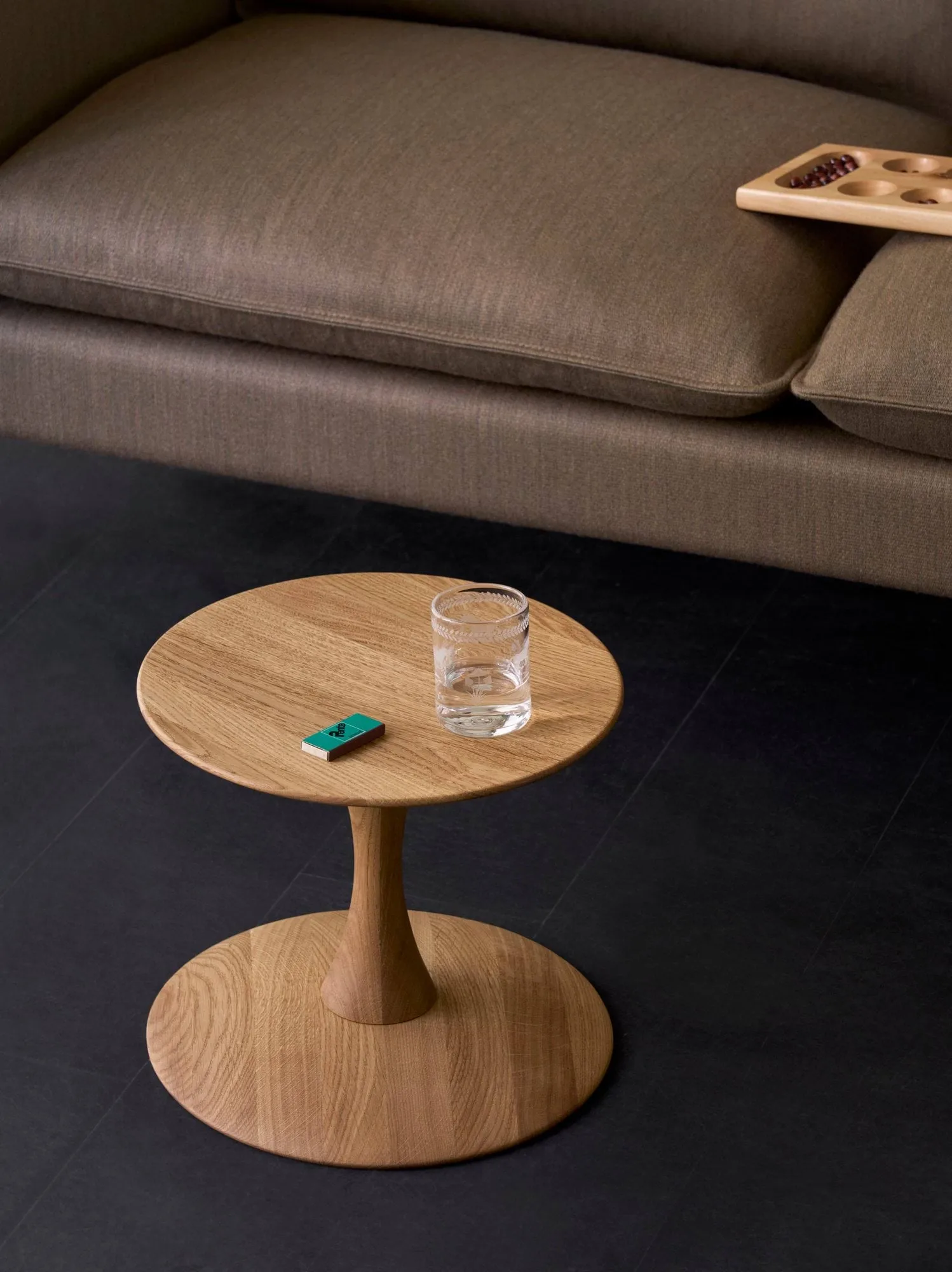 ND102 Trisse pall, Rökt oljad ek, Ø40x46 cm Fredericia Furniture ND102 Trisse pall, Rökt oljad ek, Ø40x46 cm Fredericia Furniture