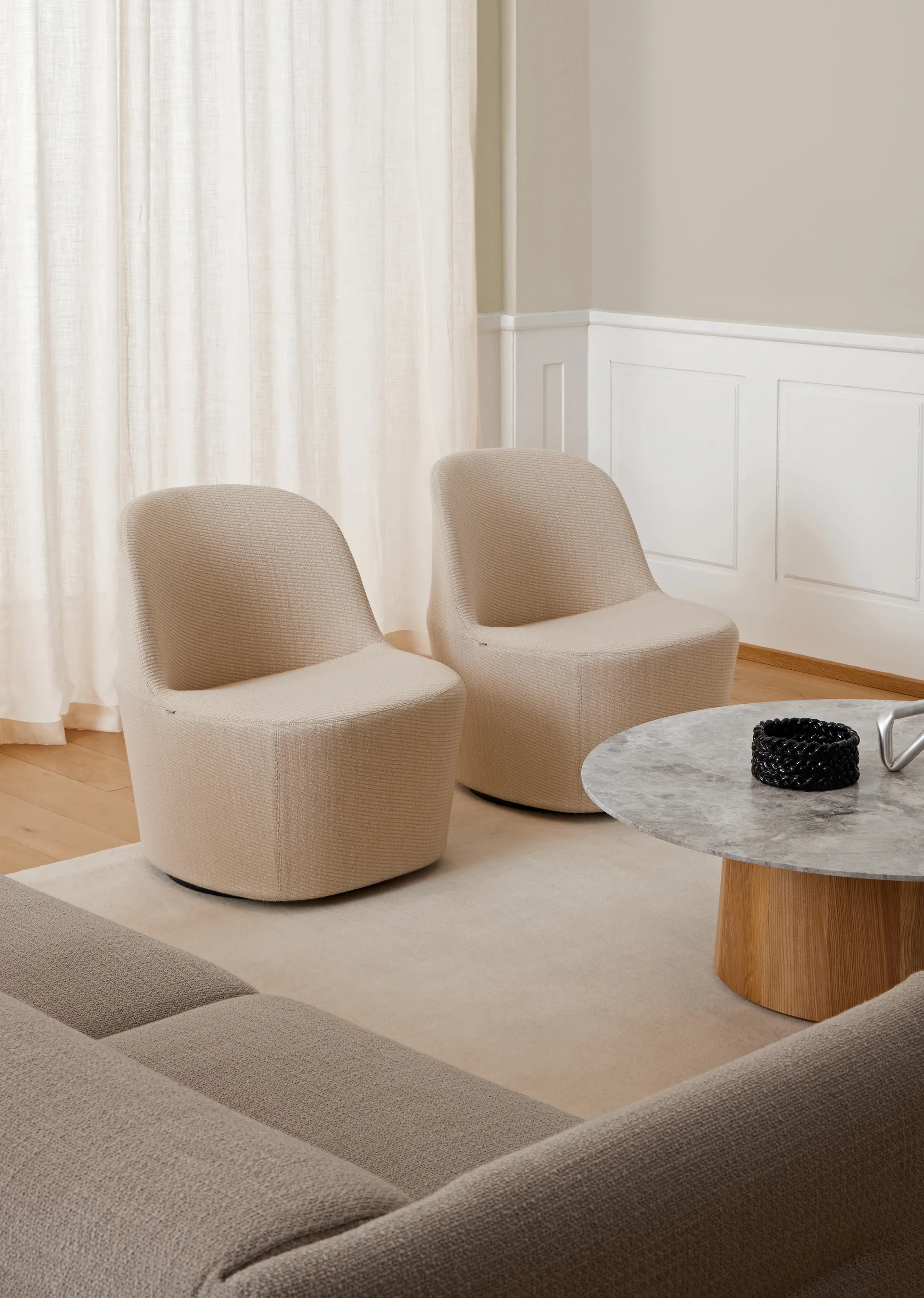 Niveau soffbord Ø110cm, Tundra Grey-ash oil treated Fredericia Furniture