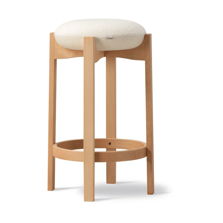 Pioneer pall hög - Odino NE22 off white-oljad bok - Fredericia Furniture
