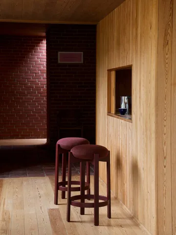 Pioneer pall hög - Odino RC43 bordeaux-bordeaux bok - Fredericia Furniture